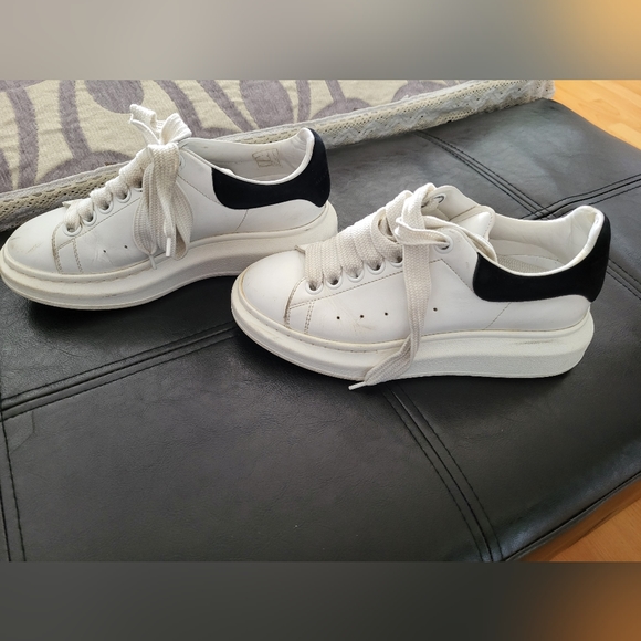 Alexander McQueen Sneakers - Picture 3 of 4
